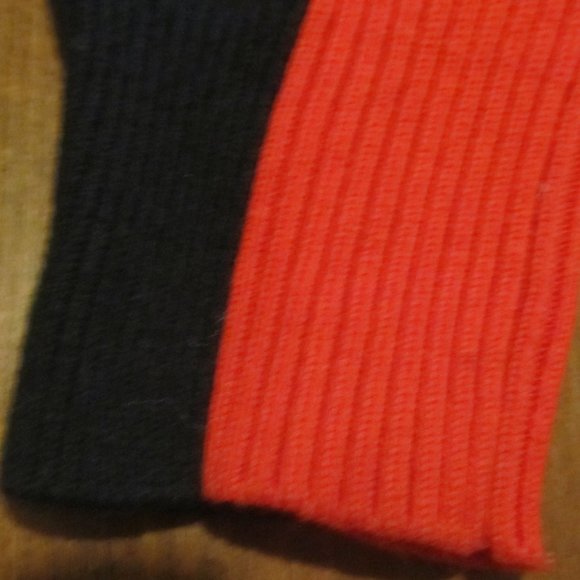 Harley-Davidson Sweater with Zipper on Collar Size Small - Picture 6 of 8